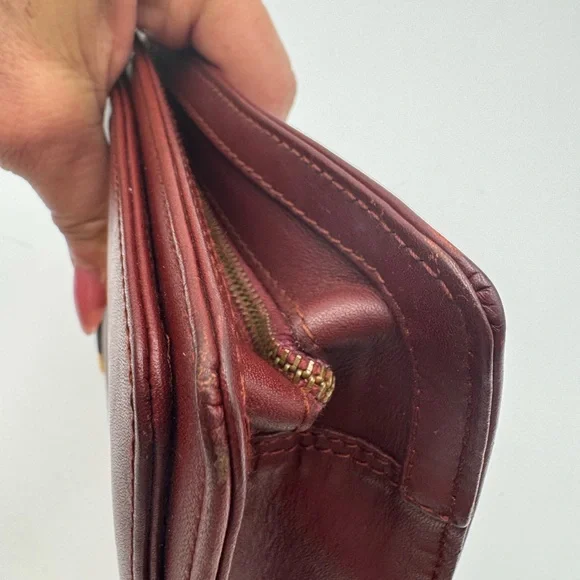 CARTIER Must Line Clutch Bag Leather Bordeaux Dark Red With Wristlet Attachment